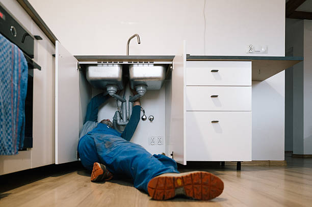 Professional Leak Detection technician working in Lakewood, WA